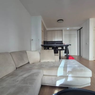 Location d’un appartement meublé et lumineux de 3 pièces, 73 m², Belgrade, Serbie